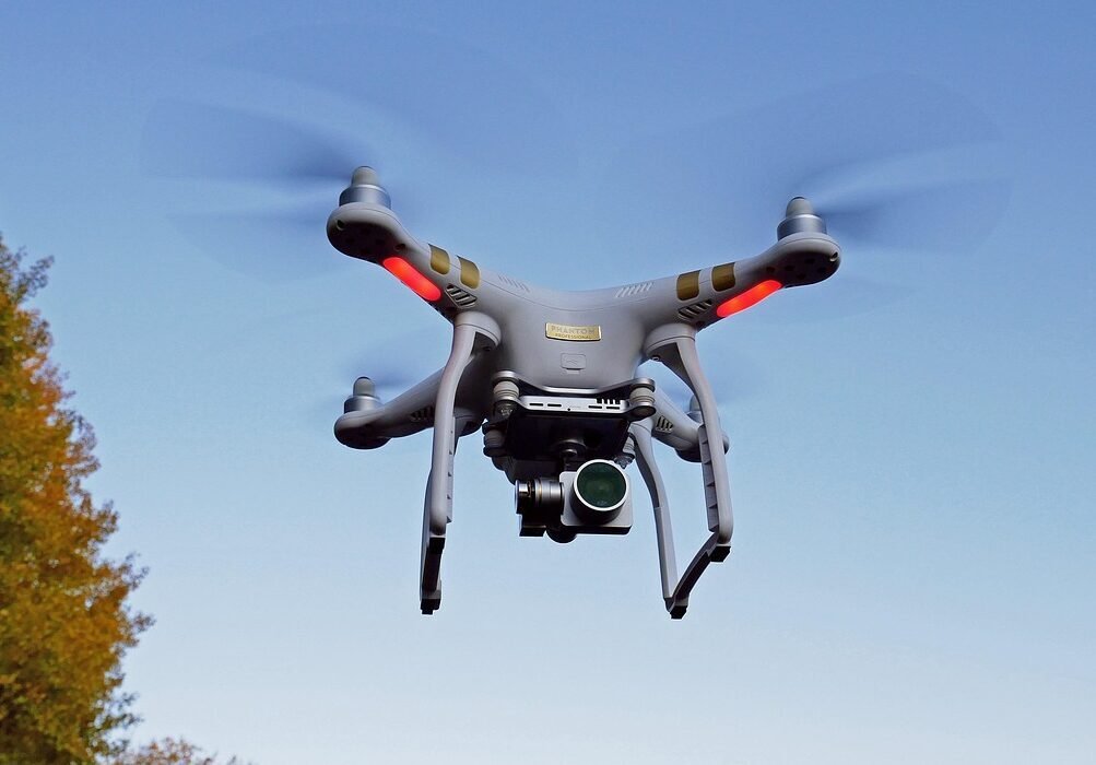 drone-4564063_1280